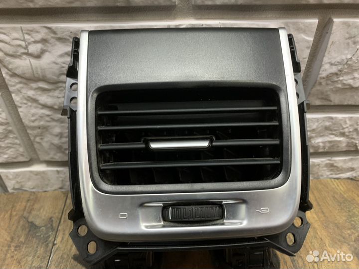 Geely Atlas Дефлектор задний в консоль