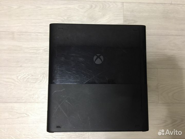 Xbox 360 E прошитый freeboot 30 игр + LT 3.0