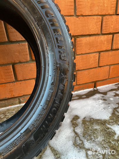 Michelin X-Ice North 4 215/55 R17