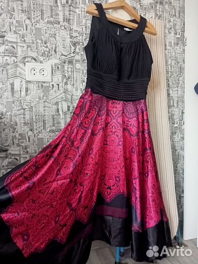 Очень красивое платье 46 р