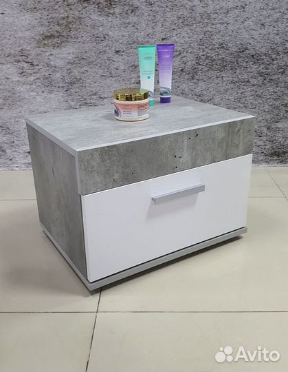 Тумба прикроватная