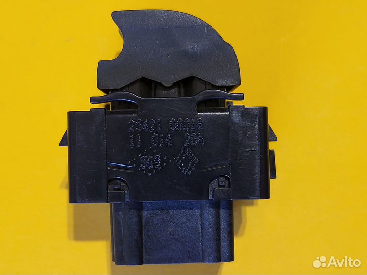 Кнопка стеклоподъемника заднего правого Fluence