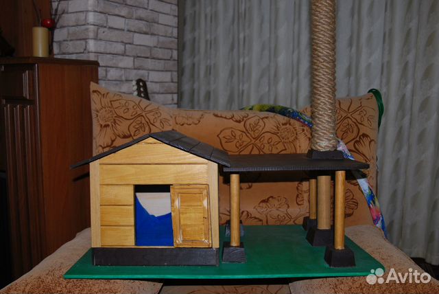 Домик для кота с когтеточкой