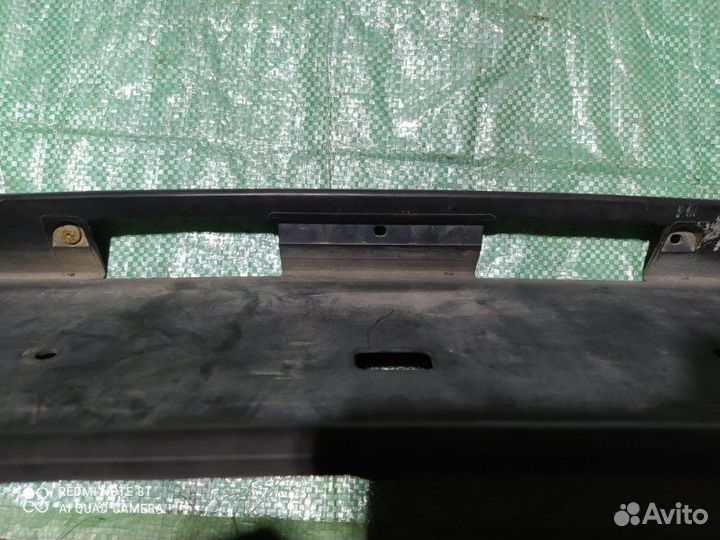 Рамка под номер задняя Volkswagen Vento седан 2.0I