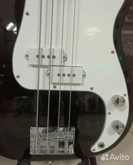 Бас-гитара homage HEB700BK