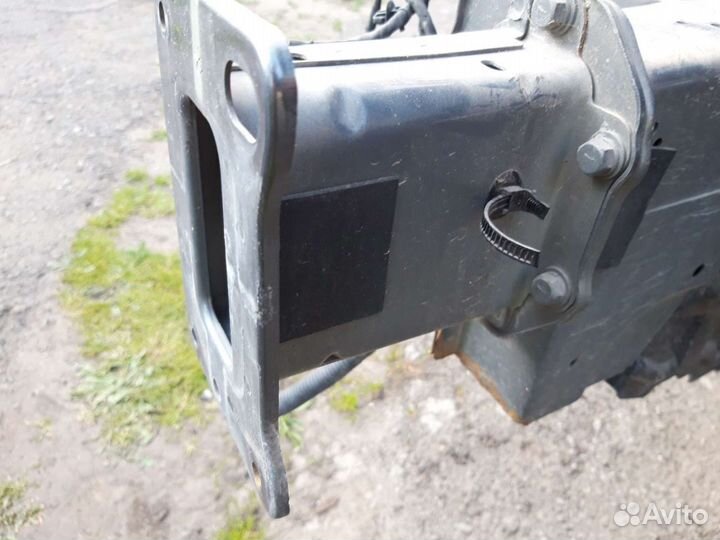 Кронштейн передний усилителя бампера Hyundai i30