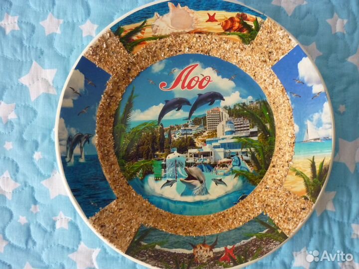 Сувенирная тарелка Лоо новая с подставкой