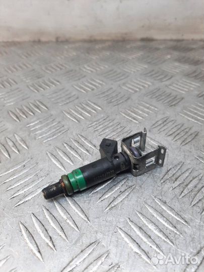 Форсунка Ford Focus хэтчбэк 5 дв. 1.6 hwda 2006