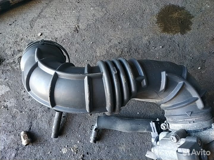 Дроссельная заслонка Hyundai Elantra 2008 год