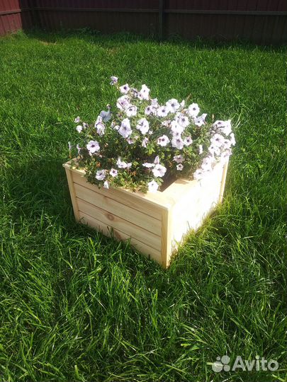 Деревянные уличные кашпо