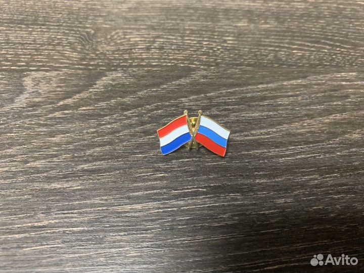 Значки, медали, жетоны, ордена, вымпелы