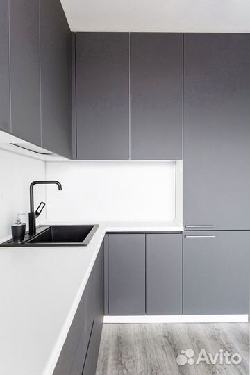 Кухня в потолок на заказ