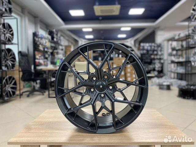 Диск литой Replica HRE ff10 R18 5*114,3 8J et35