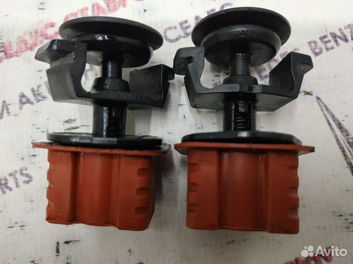 Фиксатор радиатора w211 Mercedes