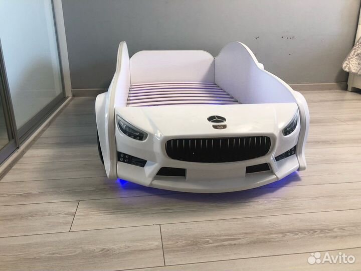 Детская кровать машинка