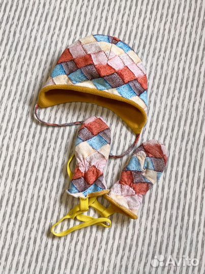 Утепленная шапка и варежки