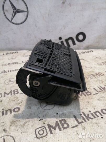 Крышка подстаканника Mercedes S-Class W221