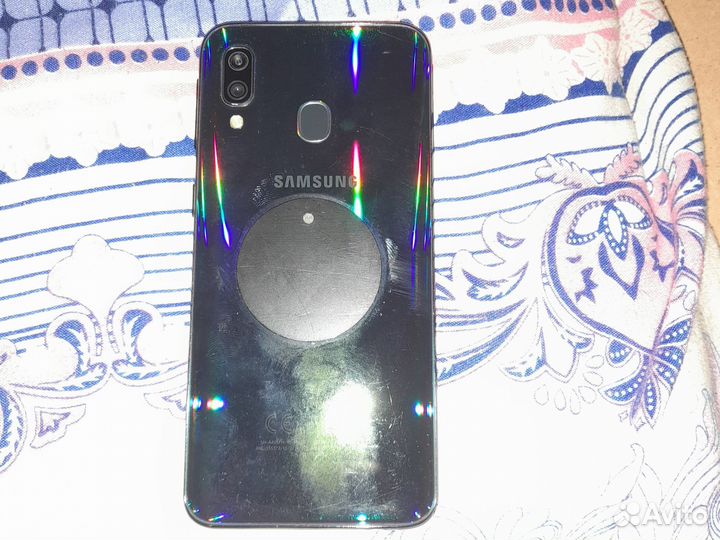 Samsung Galaxy A40, 4/64 ГБ