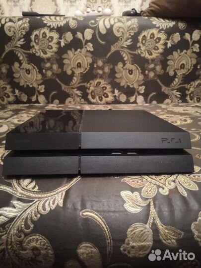 Игровая приставка ps4 fat