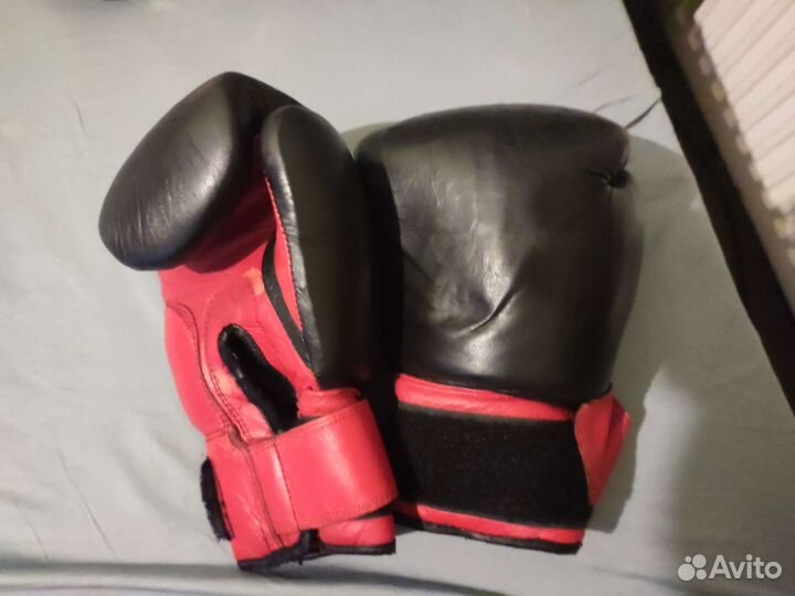 Боксерские перчатки 10 oz viking