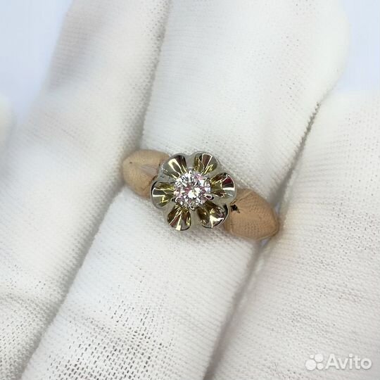 Золотое кольцо с камнем 18,5р