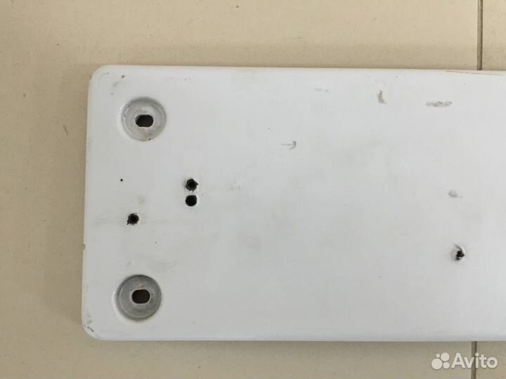 Накладка переднего бампера под номер Hyundai Equus