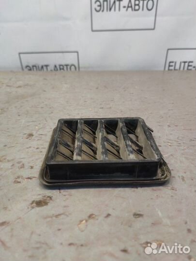 Решетка вентиляционная Jeep Grand Cherokee WK2