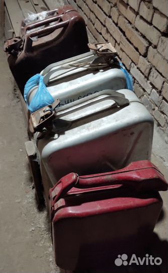 Канистра под бензин