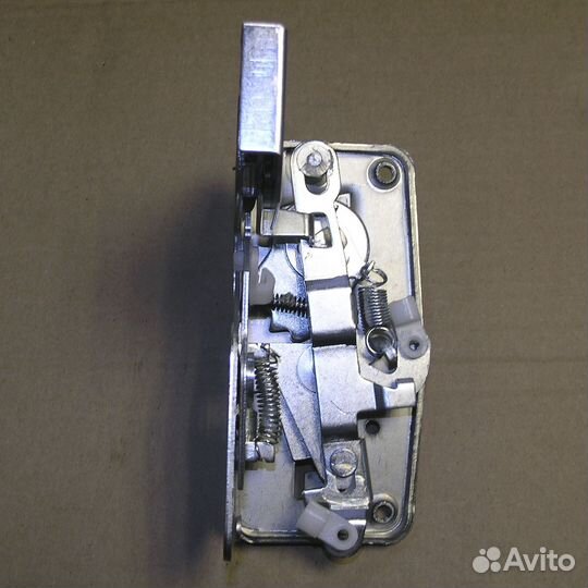 Замок двери маз нового образца левый (см)