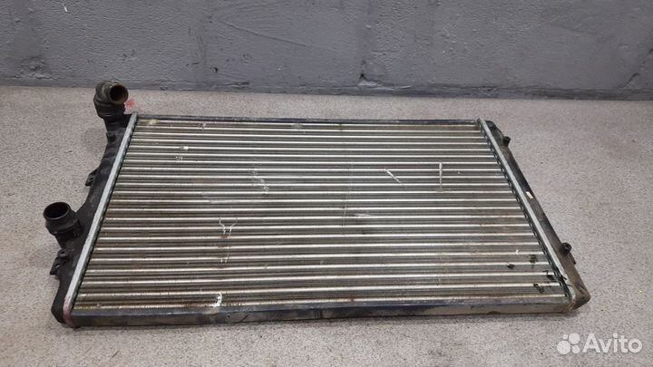 Радиатор основной охлаждения 1.4 TSI VW Jetta 6