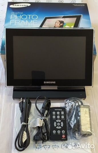 Цифровая фоторамка Samsung SPF-1000P