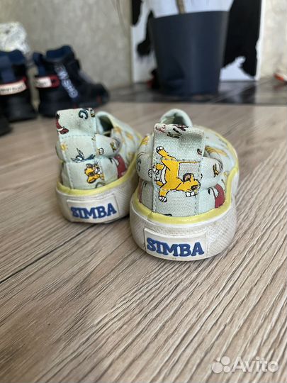 Кроссовки детские