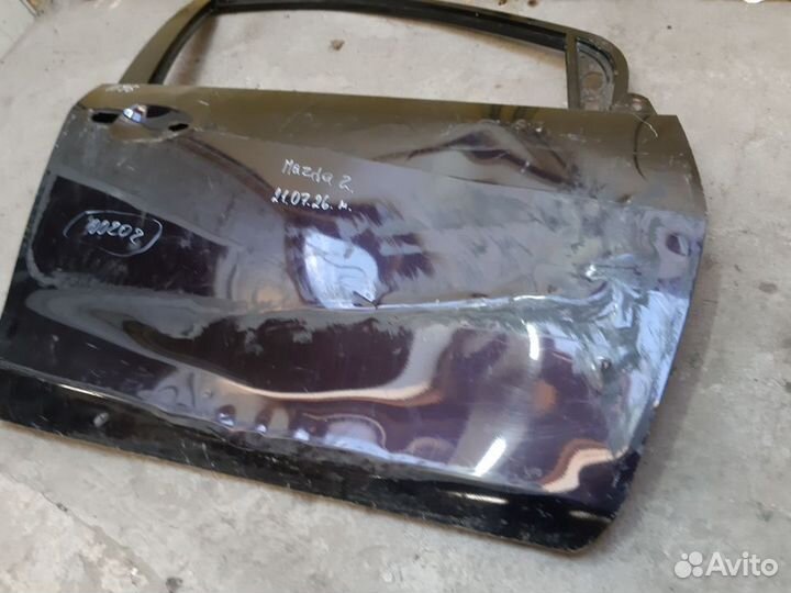 Правая передняя дверь Mazda 2 07-15 оригинал