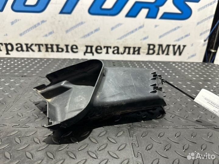 Воздуховод масляного радиатора передний правый Bmw