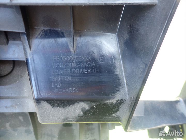 Накладка кузов внутри Range Rover Sport 2005-2012