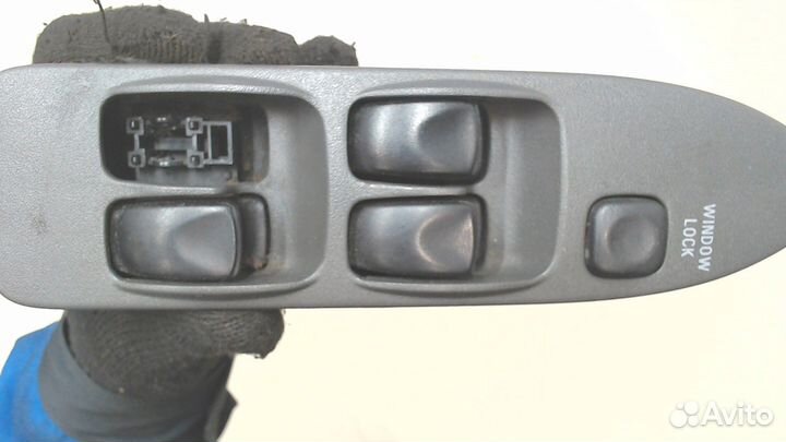 Кнопка стеклоподъемника Mitsubishi Space Star, 200