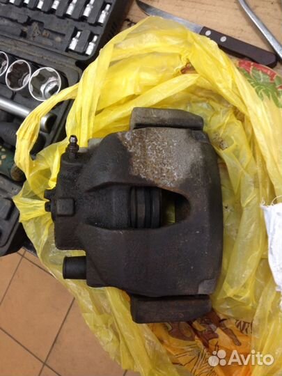 Суппорт передний Хонда Аккорд 7