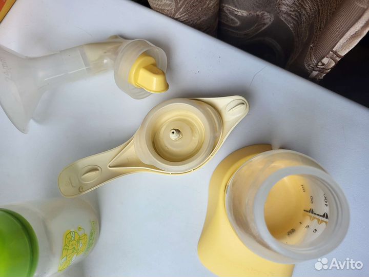 Молокоотсос, стерилизатор, бутылочки