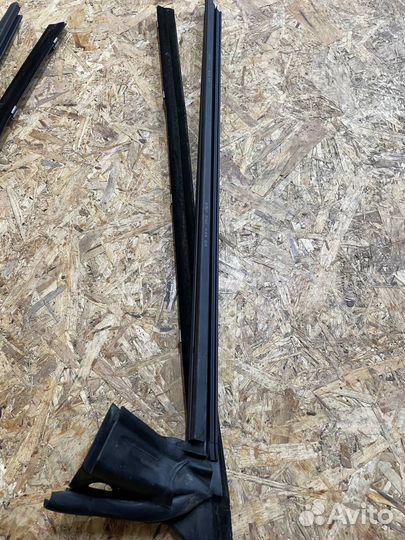 Молдинг стекла Мерседес w219 cls500