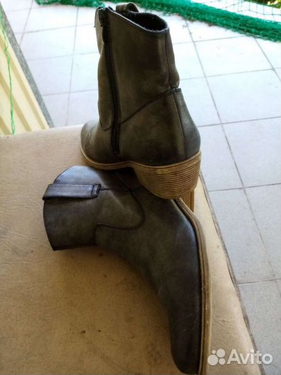 Новые балетки George, полусапожки Emilio Luco