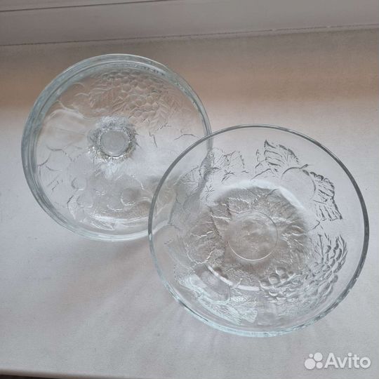 Конфетница, сахарница, вазы, салатницы