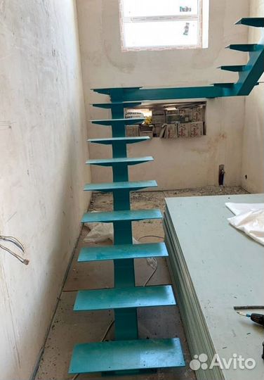 Лестница г-образная на дачу