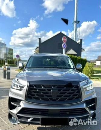 Передний бампер чёрный Infiniti QX80 2018+ larte