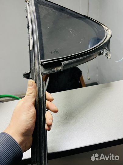 Форточка двери задняя левая Porsche Panamera 970