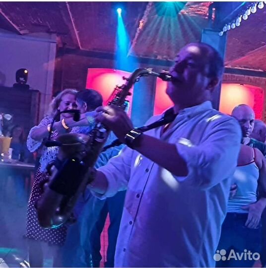 Диджей - Саксофонист