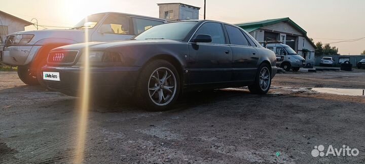 Audi A8 4.2 AT, 1996, 380 000 км