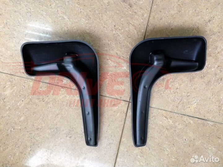 Брызговики Mercedes Benz Vito/Viano (W639)