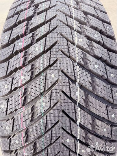 Zmax Winternova Stud II 225/45 R17 120T