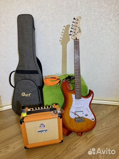 Комплект электрогитара+комбик+аксессуары