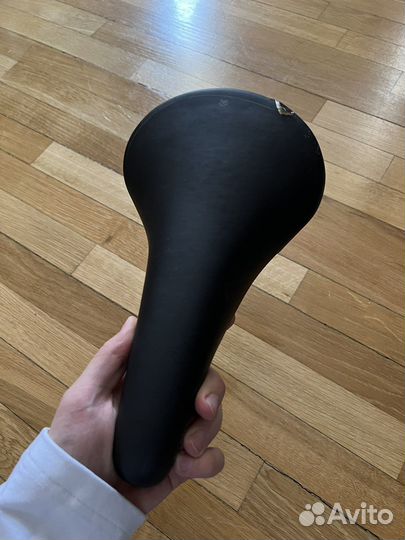 Два седла для велосипеда